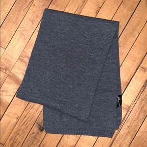 H&M Unisex Gray Scarf